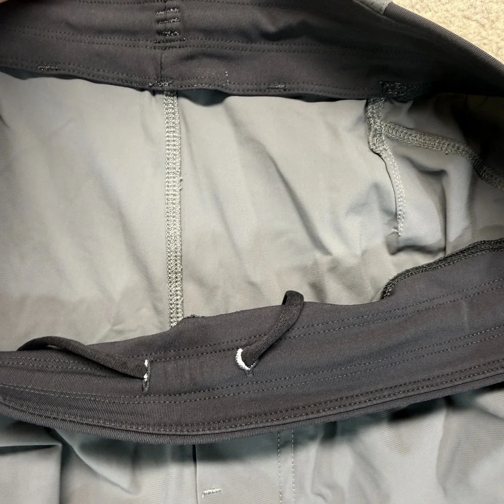 Lululemon Mens Assert Linerless Shorts Gray Stretch Drawstring Outdoor Running L